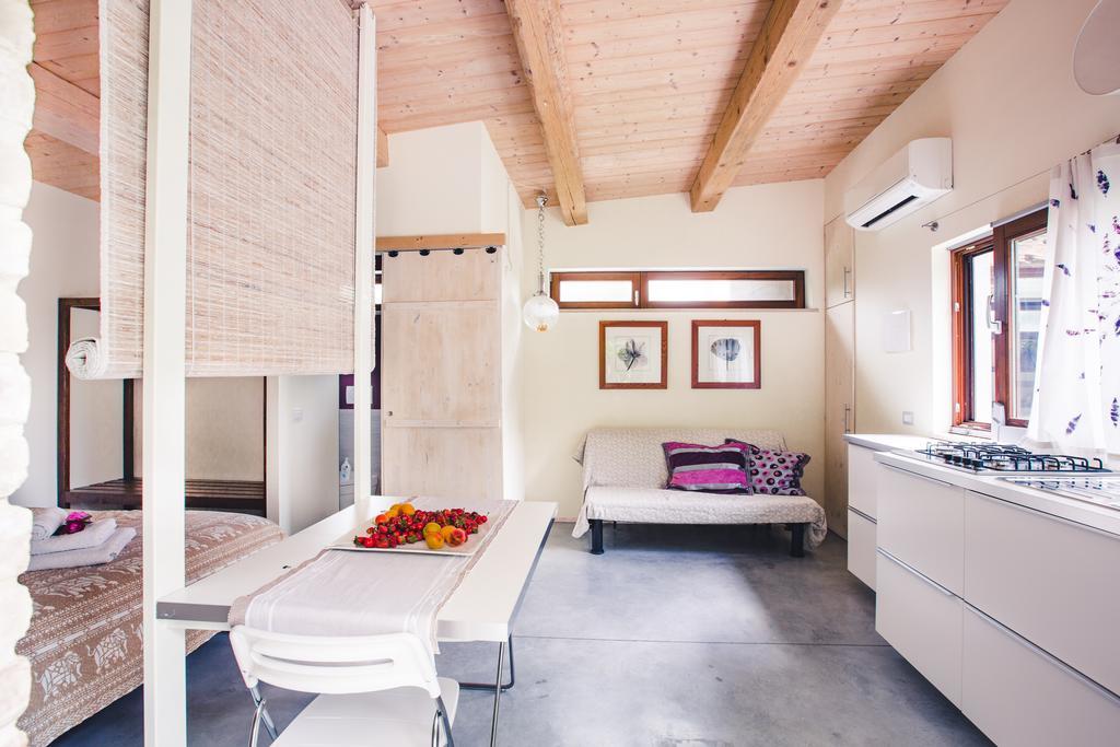 B&B I Fiori Della Cava 페자로 외부 사진